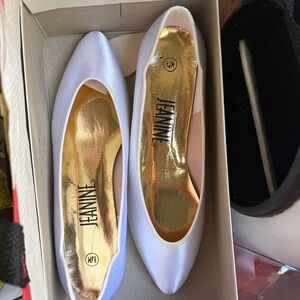 Miss Jeaniest White Flats with Gold Insole
